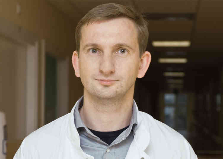 dr. n. med. Rafał Rola